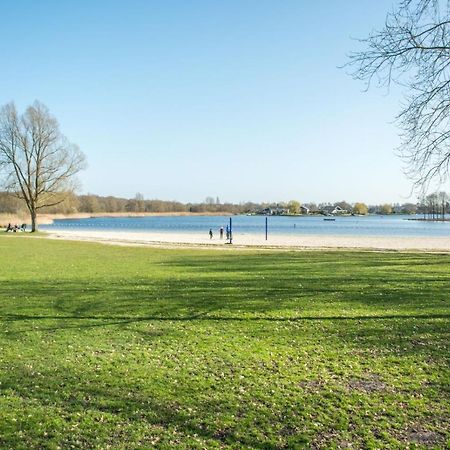 Tiny-House Van Zeecontainers Bij Het Bos Oranjewoud Luaran gambar