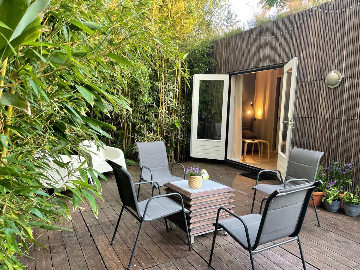 Tiny-House Van Zeecontainers Bij Het Bos Oranjewoud Luaran gambar